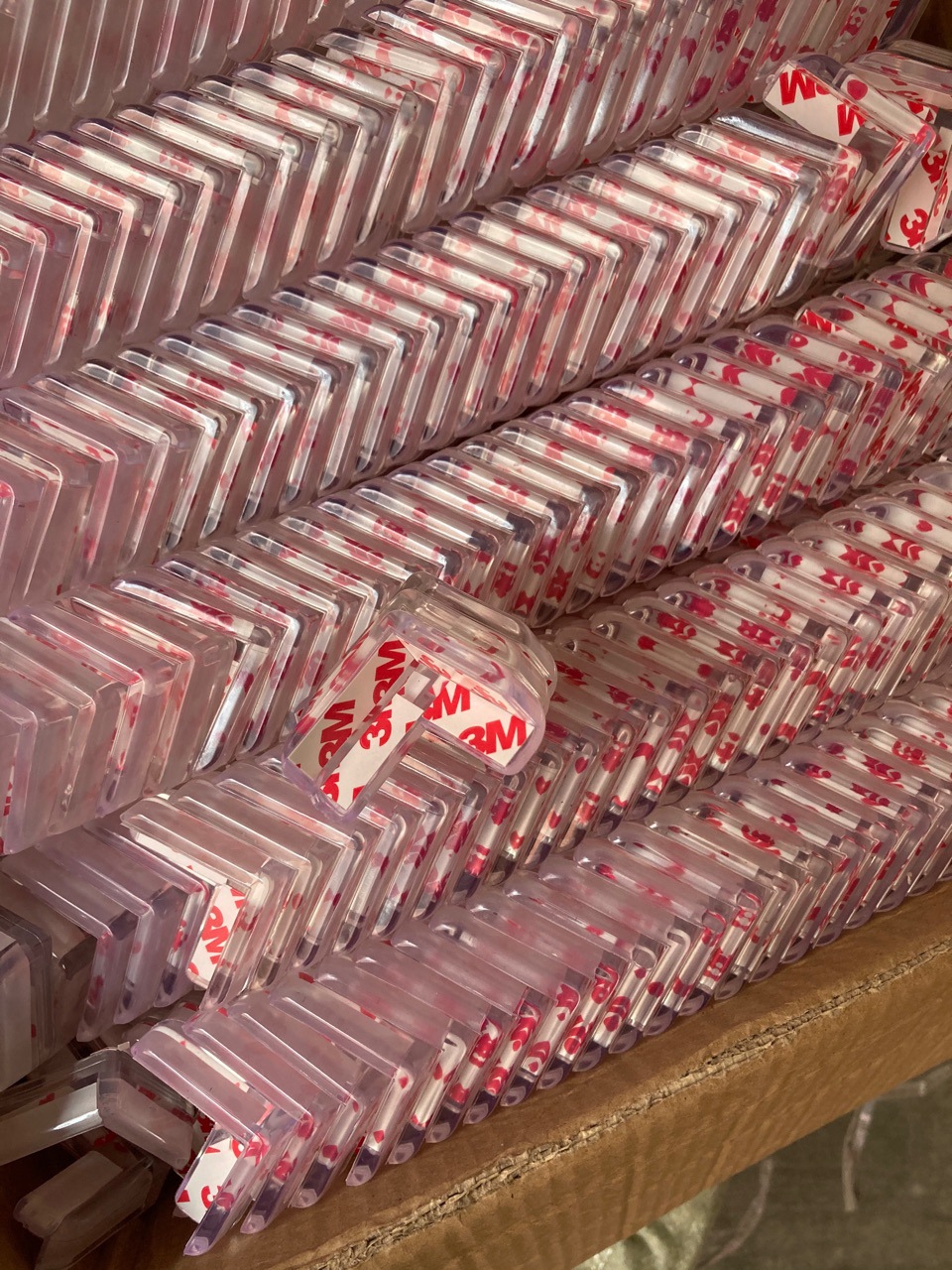 Manufacturer direct supply 90-degree corner protection, wholesale transparent corner protection, corner protection