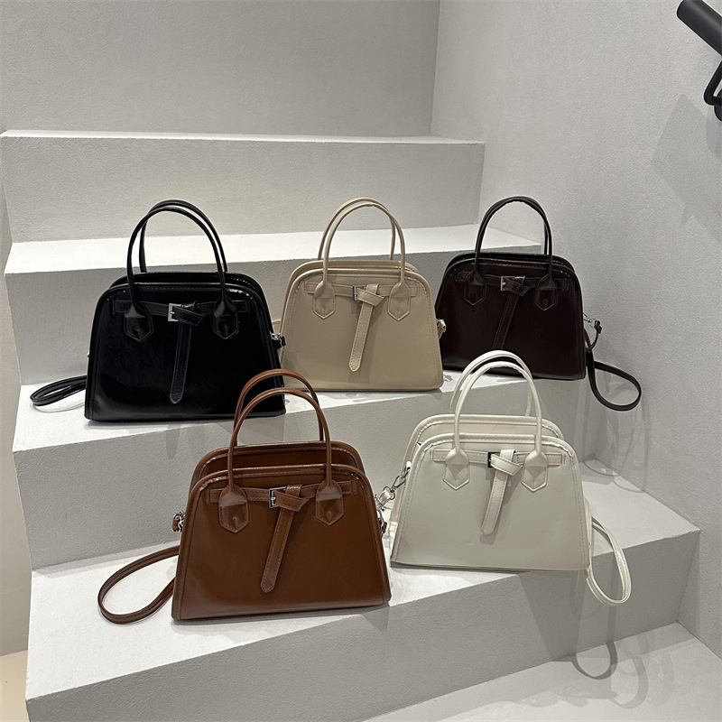 2025 primavera nuevo bolso retro lujo ligero bolso de viaje diario simple estilo extranjero bolso de hombro