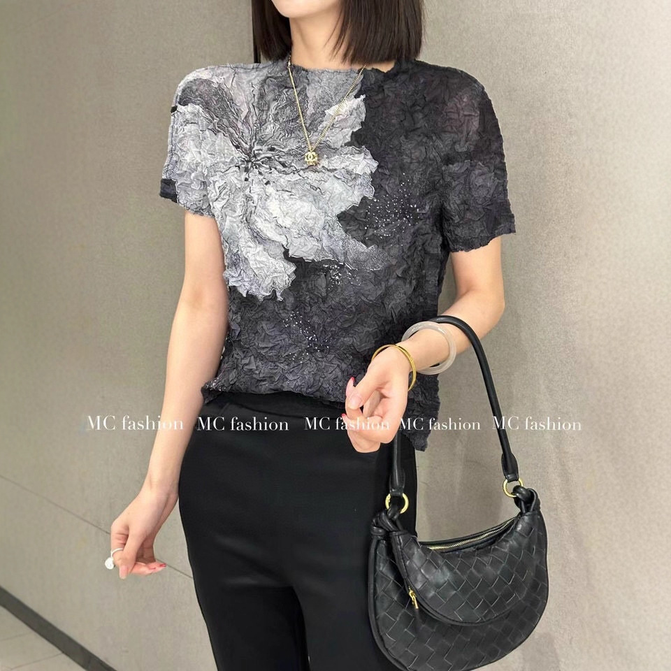 Phần thân trên màu đen hơi trong suốt trong suốt hơn free size 40-75kg