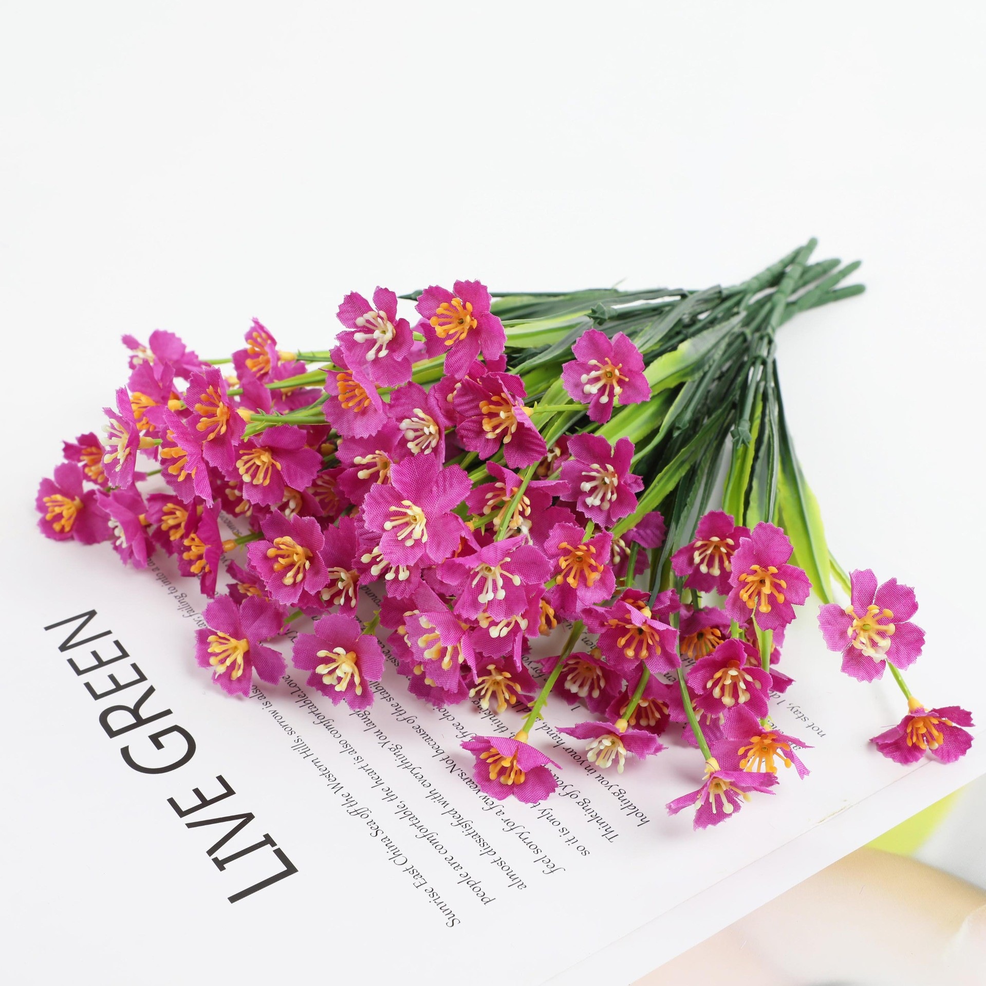 Simulación de plantas acuáticas plástico hierba de primavera flor violeta serigrafía hierba de primavera de cinco cabezas pequeña margarita flor falsa accesorios decorativos al por mayor