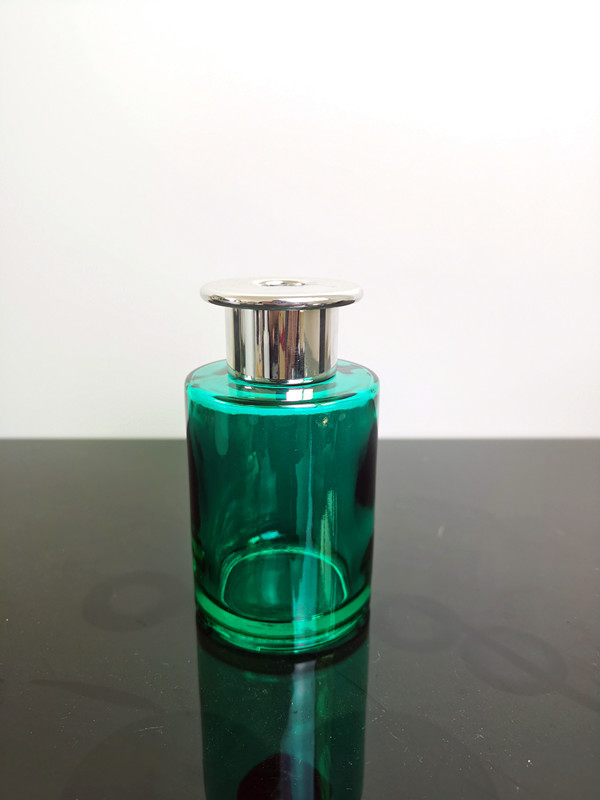 Botella de aromaterapia blanca botella de vidrio botella de perfume sin fuego aromaterapia redonda 100mL botella de aceite esencial botella de fragancia color de aerosol negro