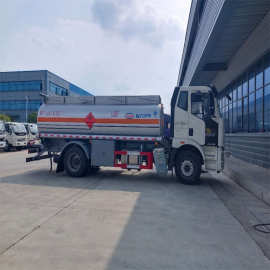 解放油罐车12吨厂家 配置 图片介绍 17立方（汽油）加油车