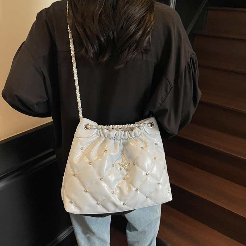 高級小型バッグレディースバッグ新しい夏のシングルショルダークロスボディバッグテクスチャ刺繍ラインダイヤモンドチェーンバッグドロップシッピング|undefined