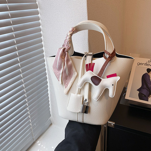 Internet celebrity portable vegetable basket bag women's bag  new trendy versatile commuting handbag texture niche bucket bag