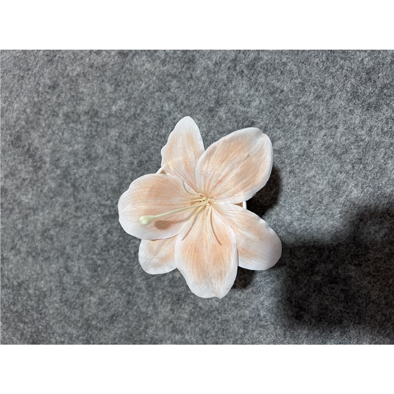 Simulación Hemerocallis lirio flor accesorios de bricolaje flores de seda accesorios de tiro con cabeza de flor flor de celebración de boda pieza hecha a mano de una sola cabeza