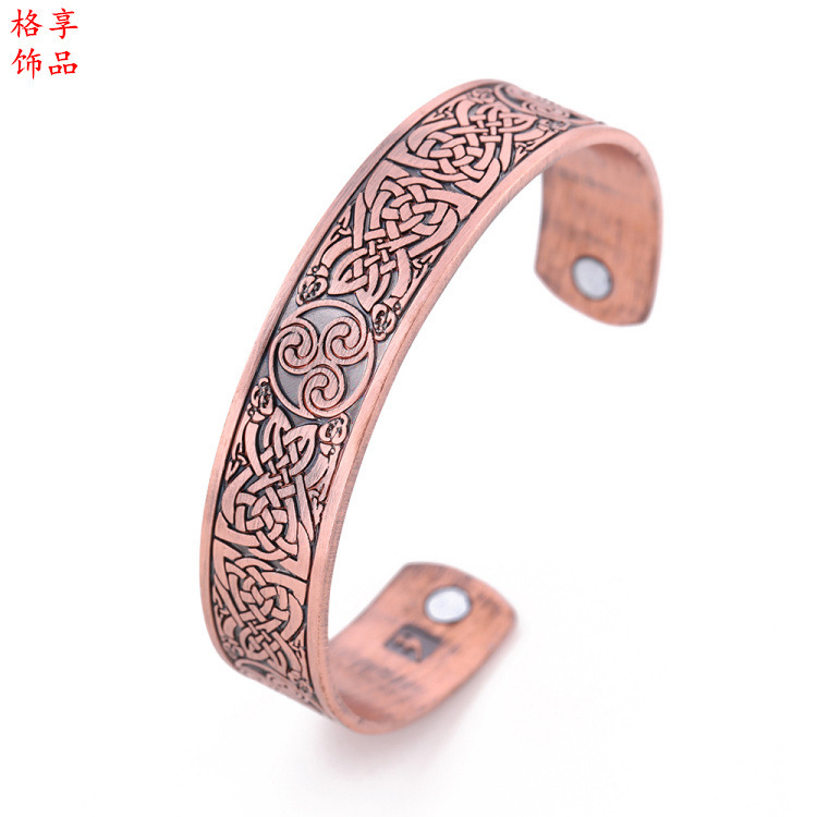 Nordic Creative Red Copper Triangle Knot Nordic Luen Symbol Knot Animal Cartoon Bracelet Nordic Creative Red Copper Triangle Knot Nordic Luen Symbol Knot Animal Cartoon Bracelet