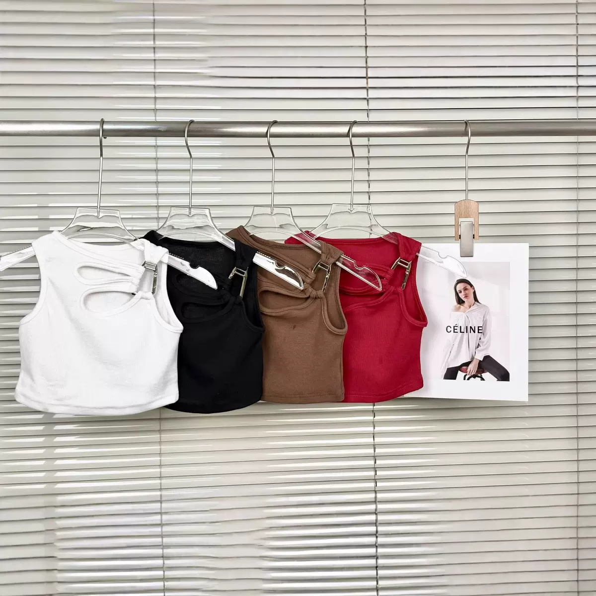 女童夏季新款背心2025年夏季新款领口镂空金属扣纯色修身吊带背心