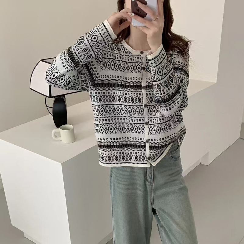 新款提花针织开衫女复古宽松外套小香风圆领毛衣秋冬设计感上衣潮|undefined