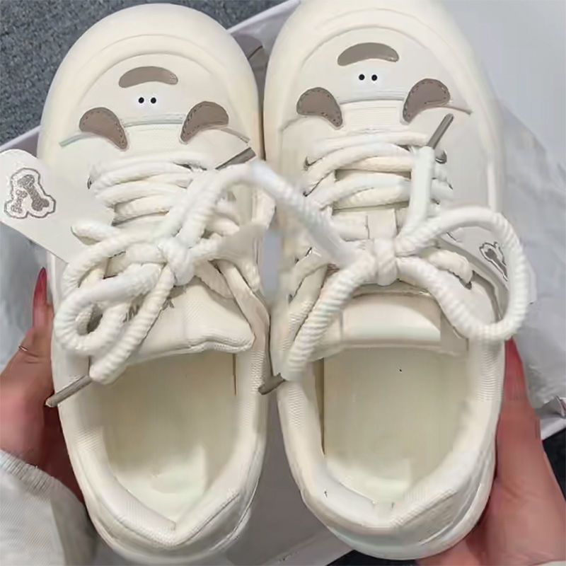 Hermosos zapatos de lona coreanos de suela gruesa 2025, primavera nuevos zapatos blancos, zapatos de moda, zapatos de pan, zapatos deportivos para mujeres