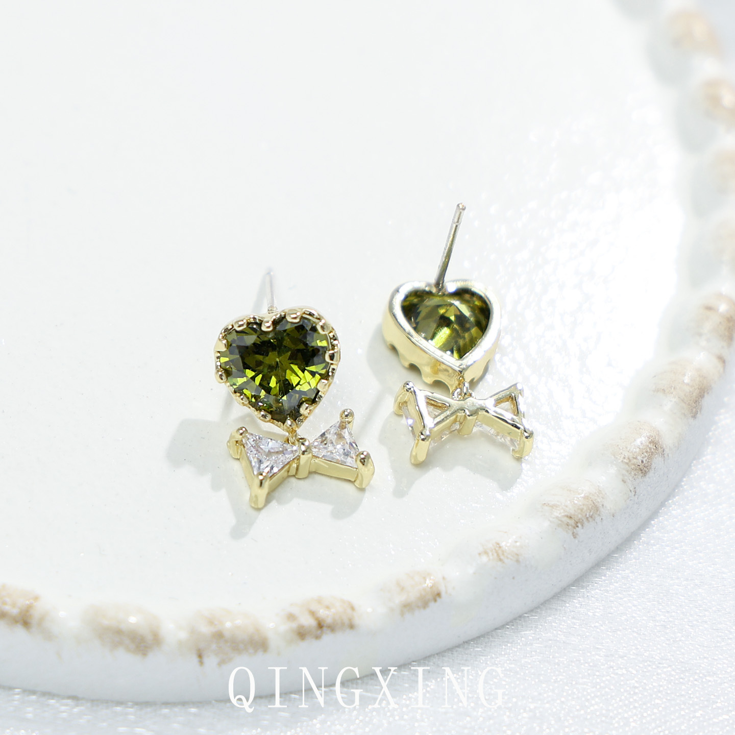 Versione coreana degli orecchini a forma di fiocco d'amore con zirconi verde oliva in argento sterling S925, alla moda, piccoli e freschi, per ragazze._voghion.com