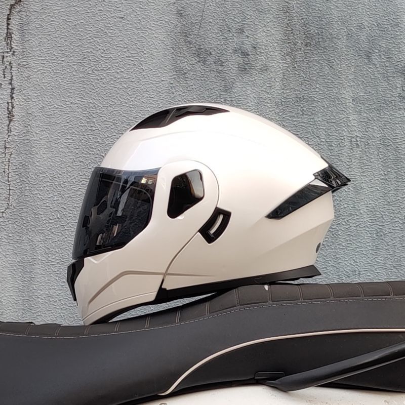 Motocicleta con doble espejo, casco para hombres y mujeres, casco para motocicletas, cuatro estaciones, cola de locomotora, casco Bluetooth, nuevo estándar nacional