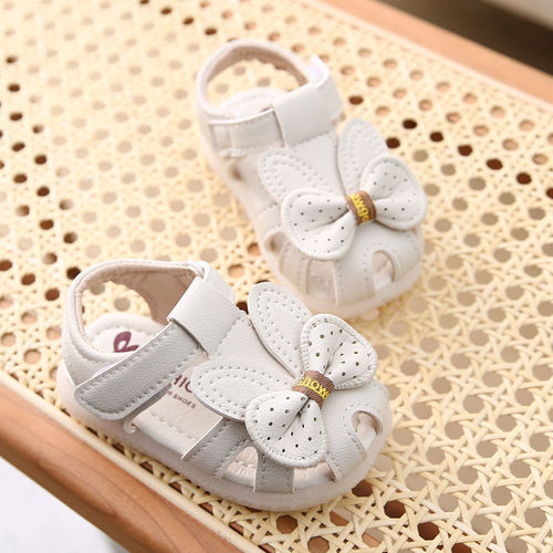 2024夏季女宝宝凉鞋0-3岁包头软底学步鞋6-12个月公主鞋4婴儿鞋子