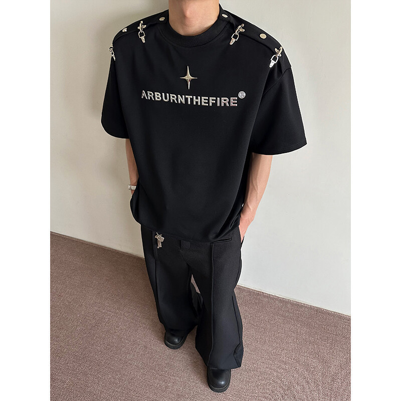 Summer Men's New High Street Punk Niche Deconstructed Metal Airplane Buckle One-Shoulder Design Short-Sleeved T-Shirt