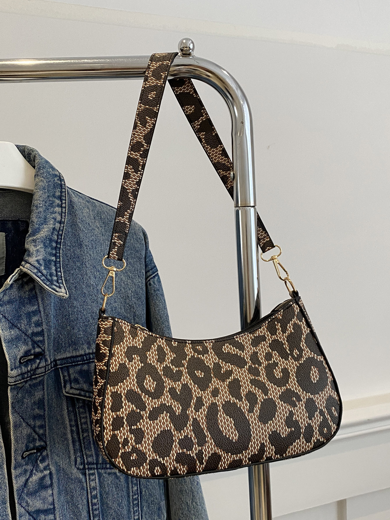 2024 nueva tendencia invierno simple estampado de leopardo bolso de axila de un solo hombro bolso de mensajero de moda bolso de mujer a cuadros casual