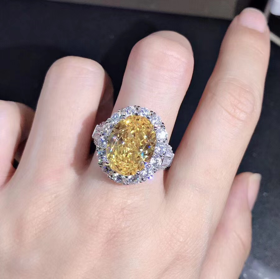 Plata de ley galvanizado de cinco capas de espesor con incrustaciones de platino importado Diamante de alto carbono 10 quilates gran paloma huevo corte Rosa G anillo de color