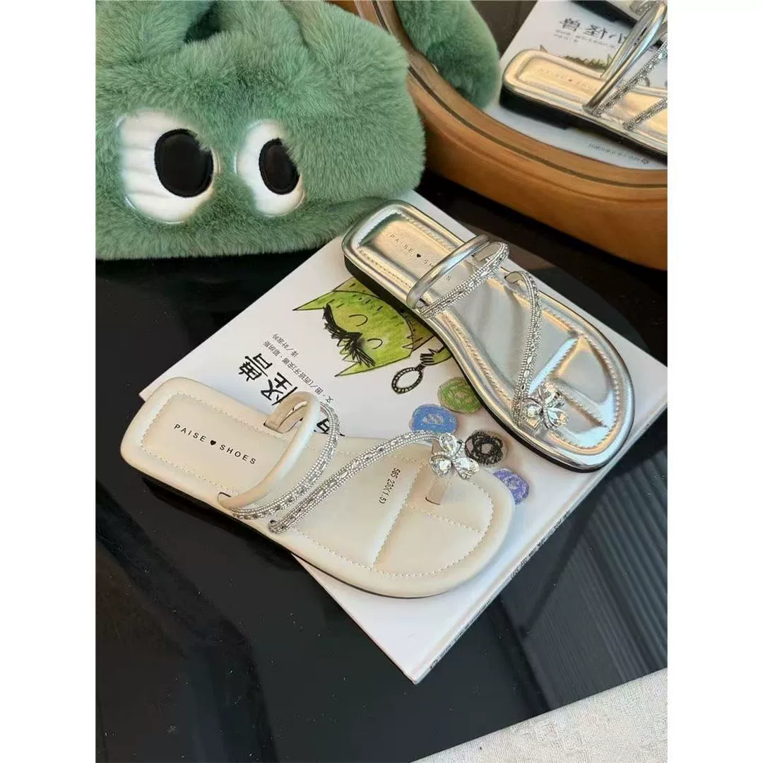 Женские пляжные шлепанцы-танга в стиле 2025 года, модный тренд интернета, сандалии-балетки с блестящими стразами в стиле феи