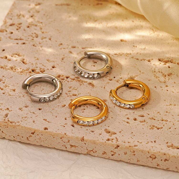 European and American Fashion Warehouse Round Inlaid Zircon Stainless Steel Ear Buckle Women's Fashion Plated 18K Simple Light Luxury Earrings