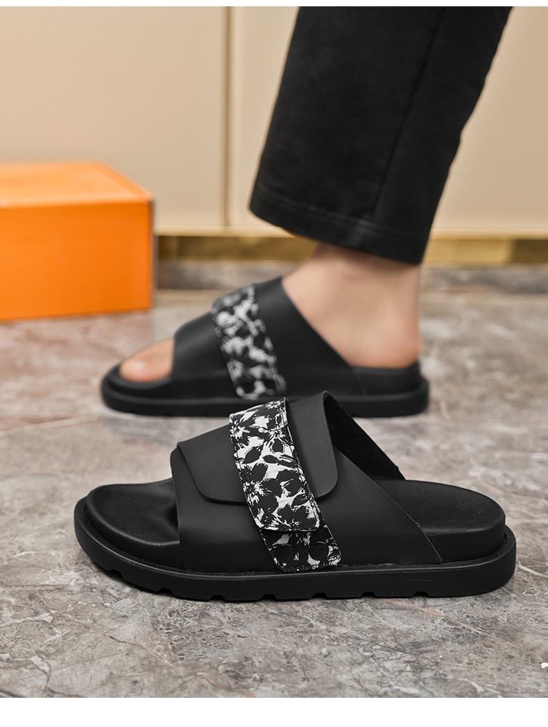 2026 Summer New Style Couple's High-End Buckle Sandals Trendy Bread Retro Casual Beach Slippers_vogvips.com