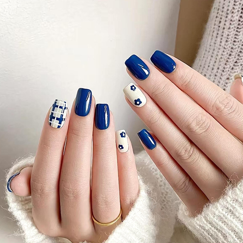 Autumn and Winter Ins Style Klein Blue Plaid Atmosphere Pure Desire Small Fresh White 24 Wearable Nail Patch