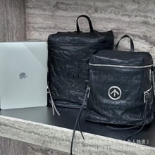 女包无性别主义褶皱意大利黑石背包水波纹箭头大容量包