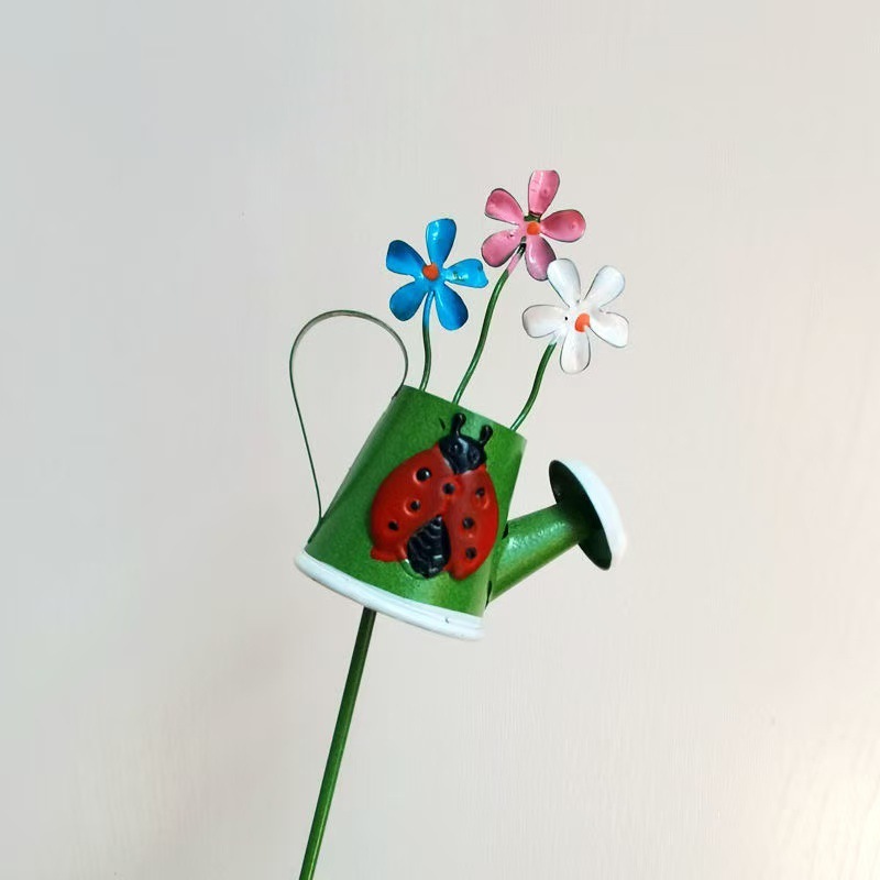 クロスボーダーのシミュレーション芝生の鉄製の花園の植木鉢のテントウムシの生け花の部品の屋外の庭の装飾の動物の花の竿の地面の挿し込み|undefined