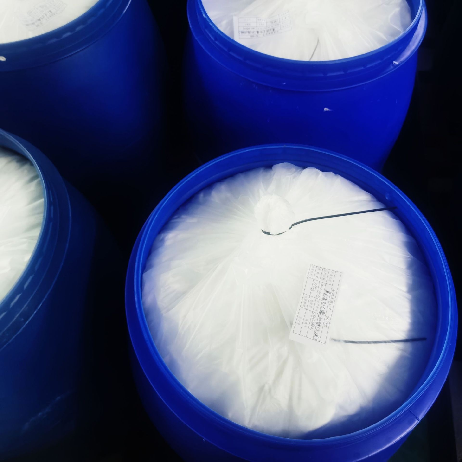 乳液面霜护肤半成品白色懒人素颜霜隔离防护霜内料膏体加工厂家