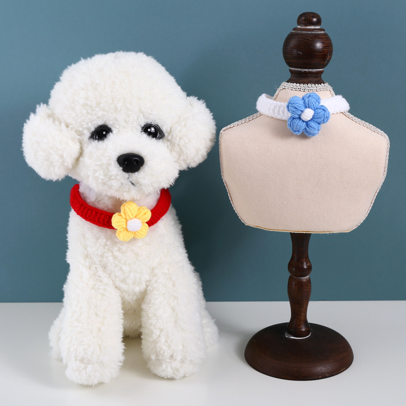 Collar de mascotas tejido a mano pequeña flor de cártamo puff ajustable para gatos y perros de Año Nuevo accesorios de lana de Navidad