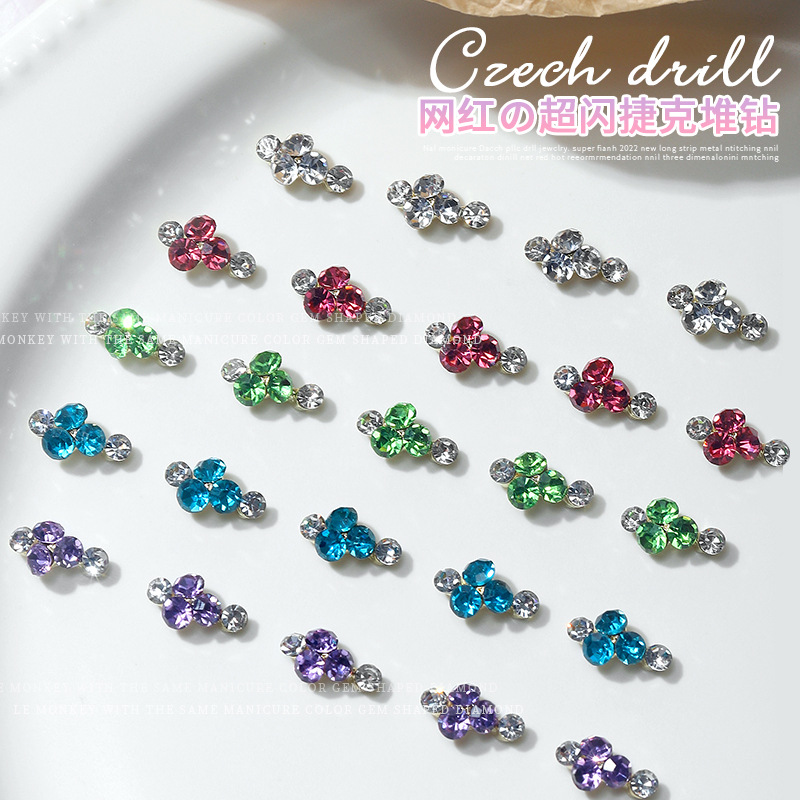 Coloridos diamantes de imitación apilados con punta en pico, modernos, en forma de corazón, súper brillantes, accesorios de nail art 2025, decoraciones para puntas de dedos.