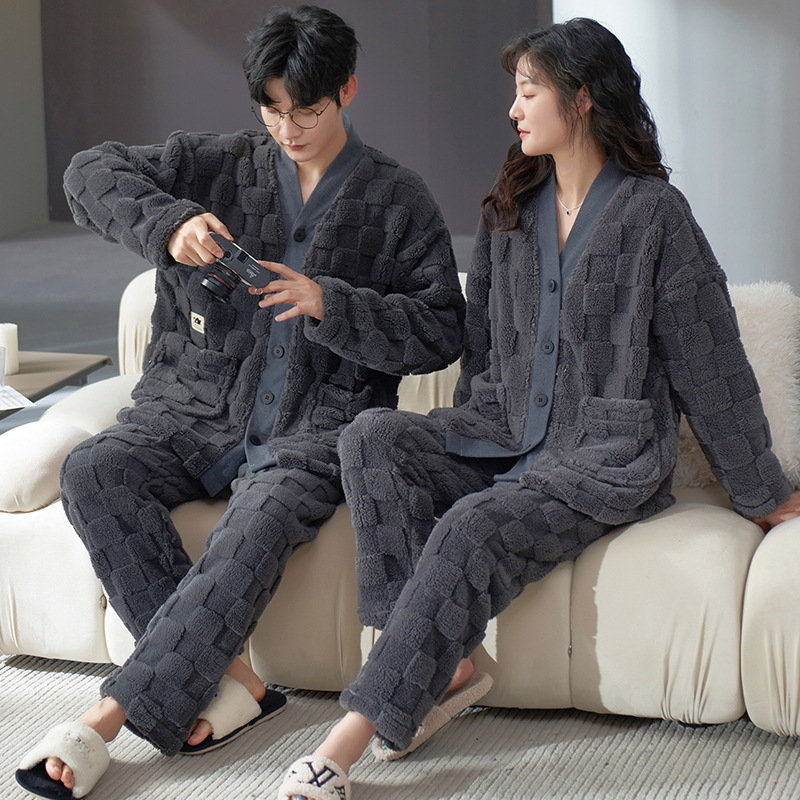 2023 Otoño e Invierno Nuevo coral polar pareja pijamas forrados de lana caliente franela ropa de abrigo hombres y mujeres ropa de hogar traje