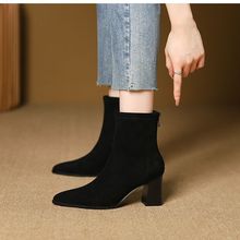 时尚绒面高跟马丁靴子2025秋冬新款法式粗跟尖头瘦瘦靴磨砂短靴女