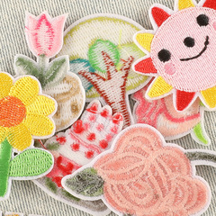 Computer embroidery label, embroidered patch, plant small flowers and trees, clothing accessories, badges, patches, shoe and fabric stickers