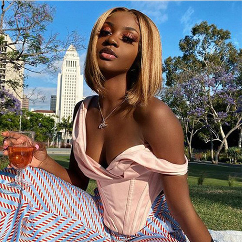 Cross-border e-commerce European and American fashionable women's chemical fiber wigs Internet celebrity handsome middle-parted BOBO wig headgear manufacturer