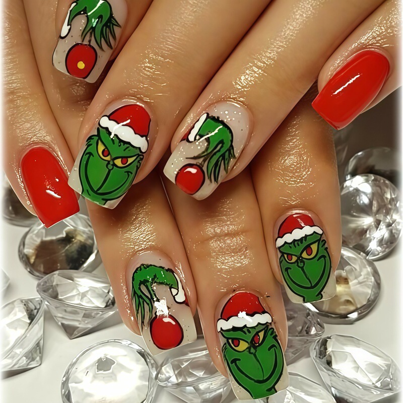 Christmas Red and Green Color Manicure Christmas Green Devil Grinch Wear Nail Christmas Ball Decoration Fake Nail Patch 2517