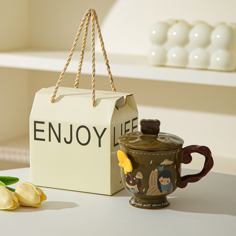 Retro chica taza de pie alto caja de regalo mariposa alta sensación de taza de cerámica con tapa de regalo de cumpleaños de chicas