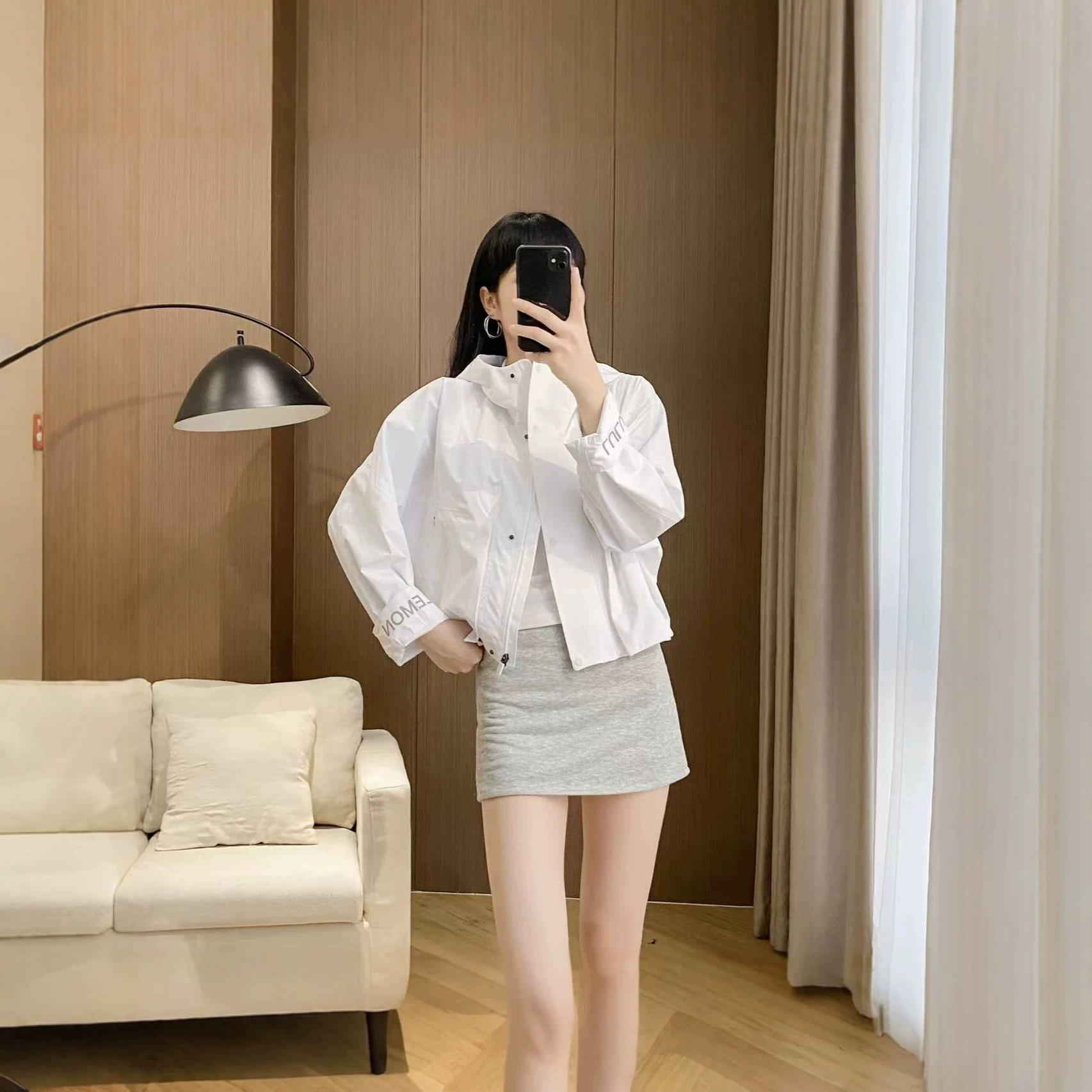 Lu's Rain-style spring jacket, outdoor hooded loose-fitting short windbreaker, windproof and breathable light raincoat
