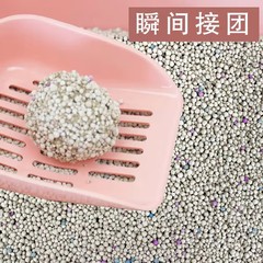 ベントナイトの砂はほこりがなくて、大きな粒が固まりやすいです。