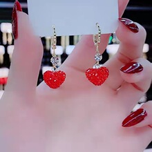红色爱心耳环女韩国新款简约心形耳饰品感轻便耳扣气质百搭款