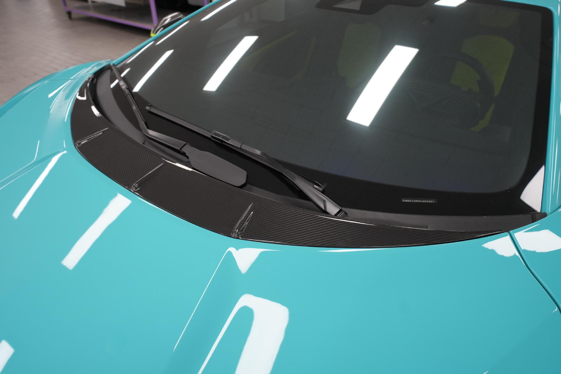Suitable for Lamborghini's new Aventador Revuelto, modified with original OEM upgraded dry carbon fiber body kit