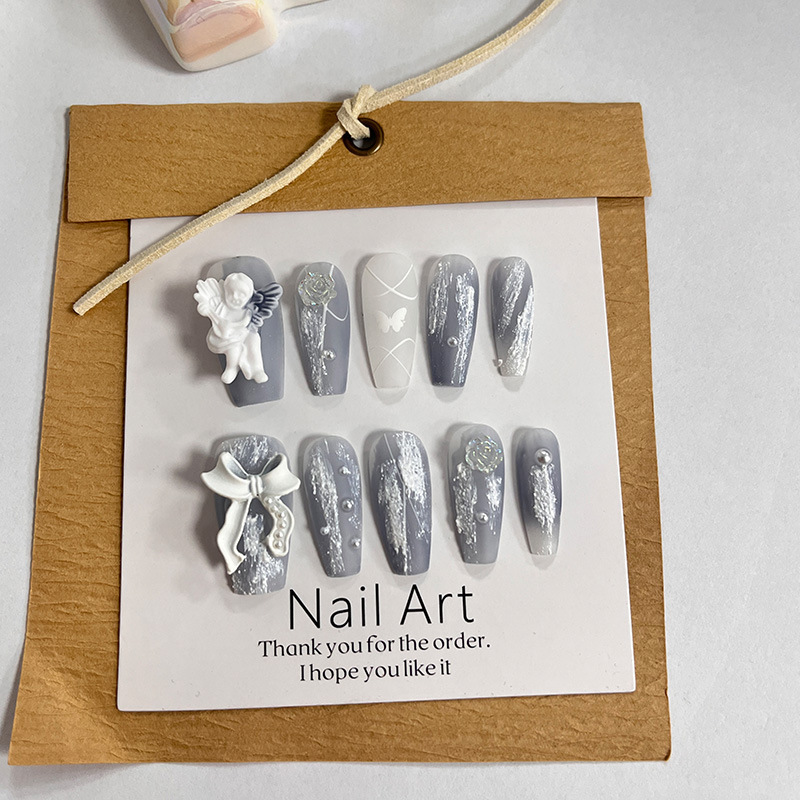 Desgaste hecho a mano de uñas de longitud media de otoño e invierno elegante pieza de uñas al por mayor oro puro deseo viento extraíble uñas falsas