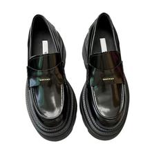 �C����ĸ����Ьaw carter������ˮ̨�ɸ���һ�_���@���@��ŮЬ