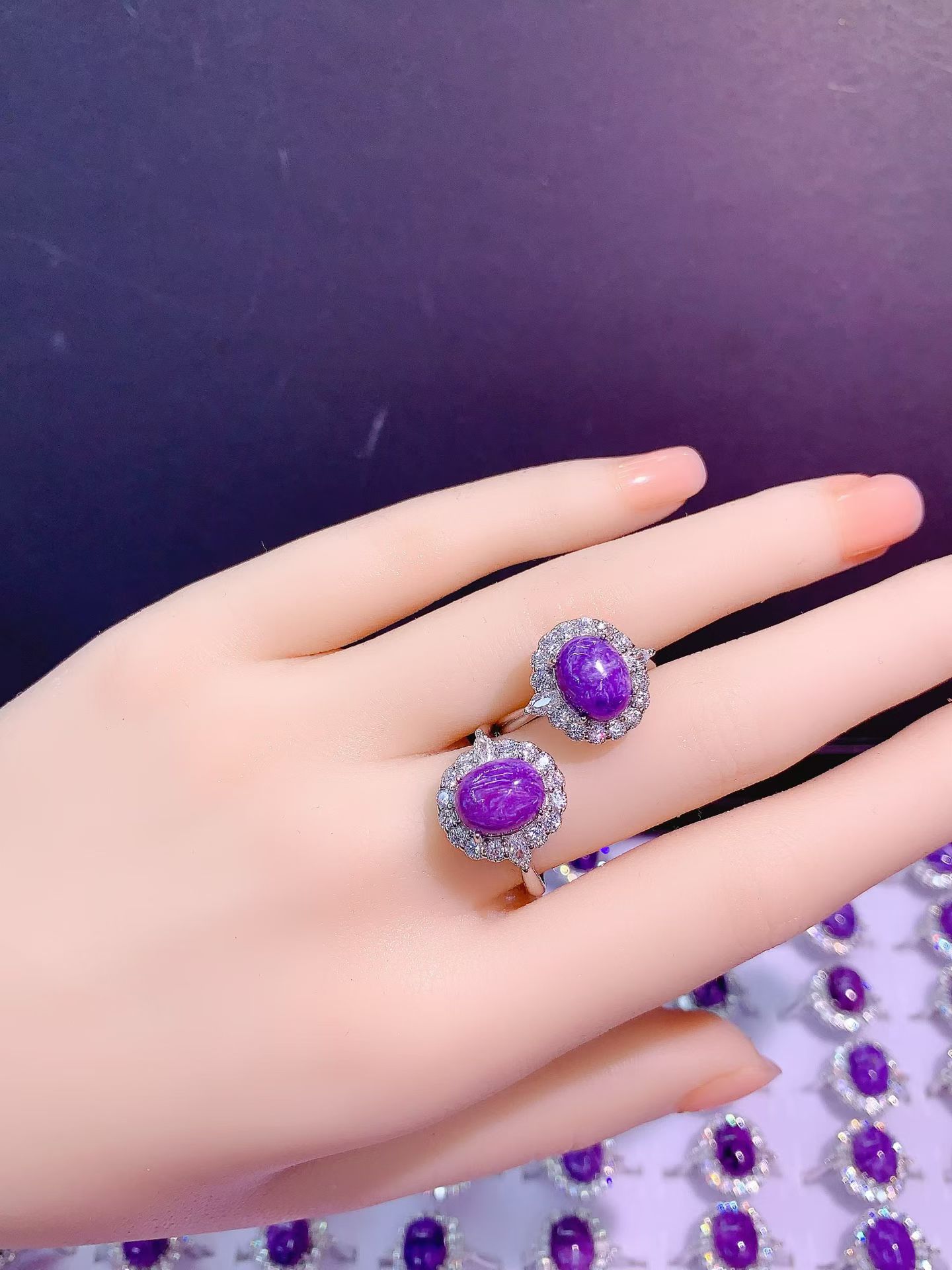 Wholesale natural charoite inlaid rings, adjustable design, high-end and elegant style, simple setting.