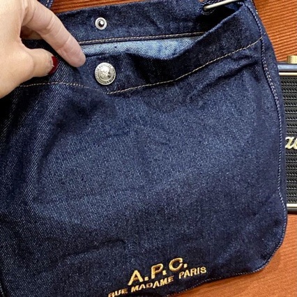 New Apc Denim Crossbody Bag, New Casual Large-Capacity Lazy Tote, Versatile for College Students and Commuting, Single Shoulder Bag New Apc Denim Crossbody Bag, New Casual Large-Capacity Lazy Tote, Versatile for College Students and Commuting, Single Shoulder Bag