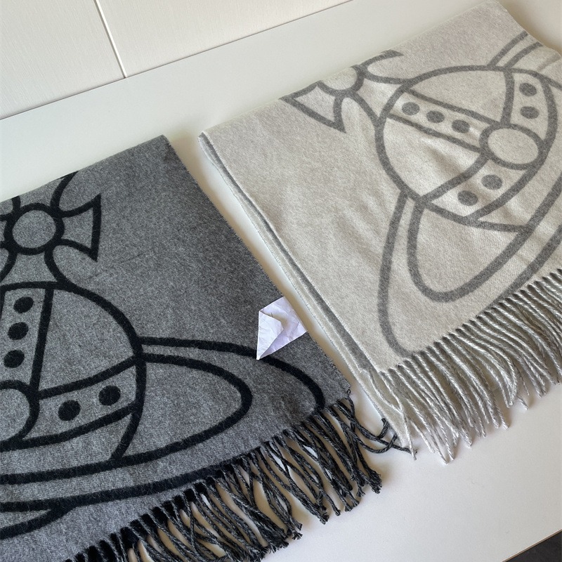 Woolen demi-season scarf