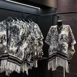 2025年新款宽松弹力的秋冬新款保暖山水墨画披肩斗篷围巾服装面料