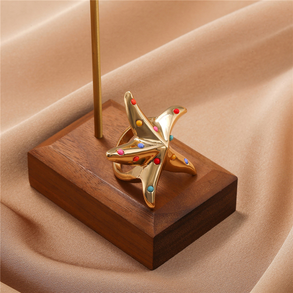 Korean New Starfish Five-pointed Star Dripping Oil Alloy Ring display picture 2