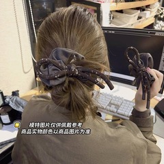 東大門の高級レトロなカレーの色の砕花のリボン