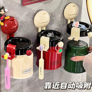 ���P������ˢ�ܵ������ڱ�һ�����ڱڒ����מrˮ��ˢ�����ռ{��