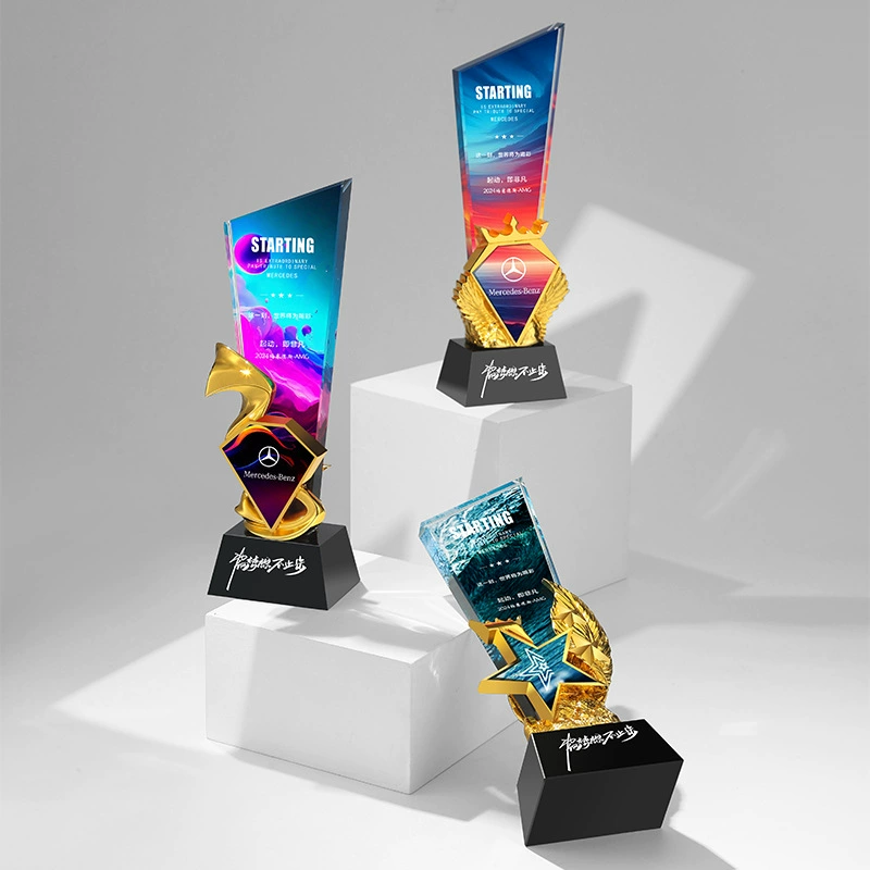 Прямые продажи с фабрики: новые хрустальные медали для школьных спортивных и танцевальных соревнований, награды для ежегодных собраний команд компании.