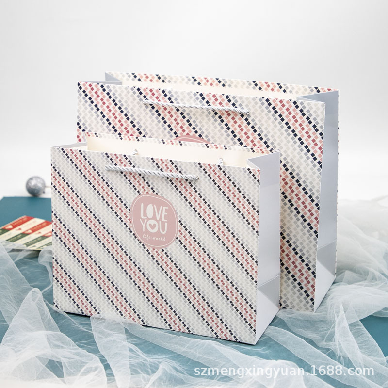 Estilo creativo ins fresco Regalo de Navidad Cumpleaños Día de San Valentín bufanda regalo bolsa de papel portátil