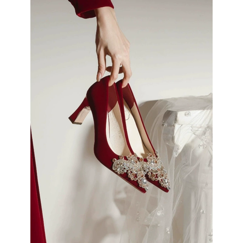 Свадебные туфли в китайском стиле Xiuhe свадебные туфли невесты темпераментные толстые каблуки на высоких каблуках банкетное платье подружки невесты красные одиночные туфли большого размера